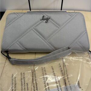 Lug Arabesque RFID Wallet NWT Ultra X Fabrication-Cloud Gray